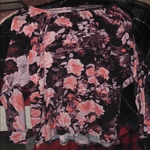 XL NWOT Jennifer Lopez Floral Top